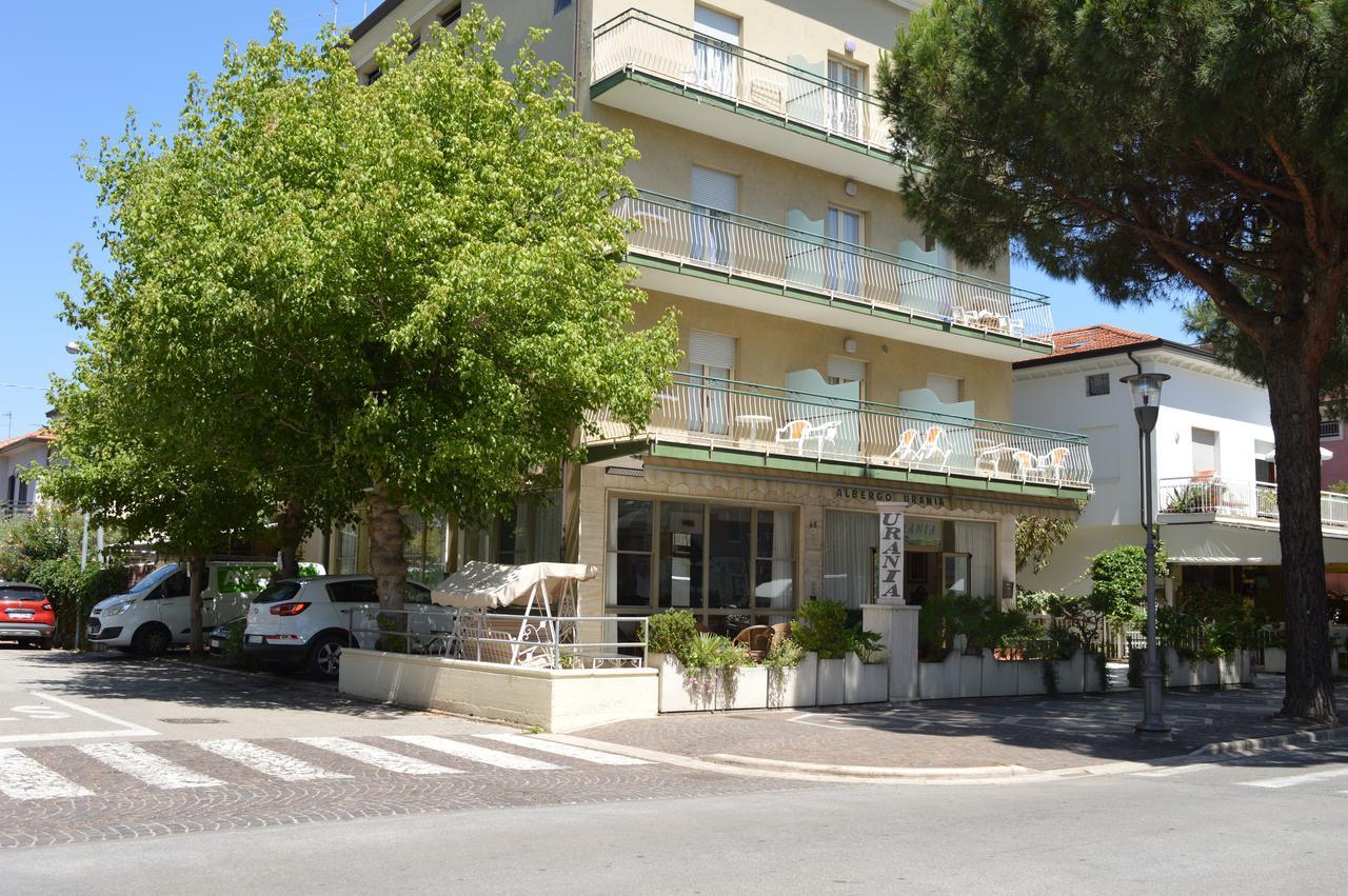 Urania Hotel Fogliano Marina Exterior foto